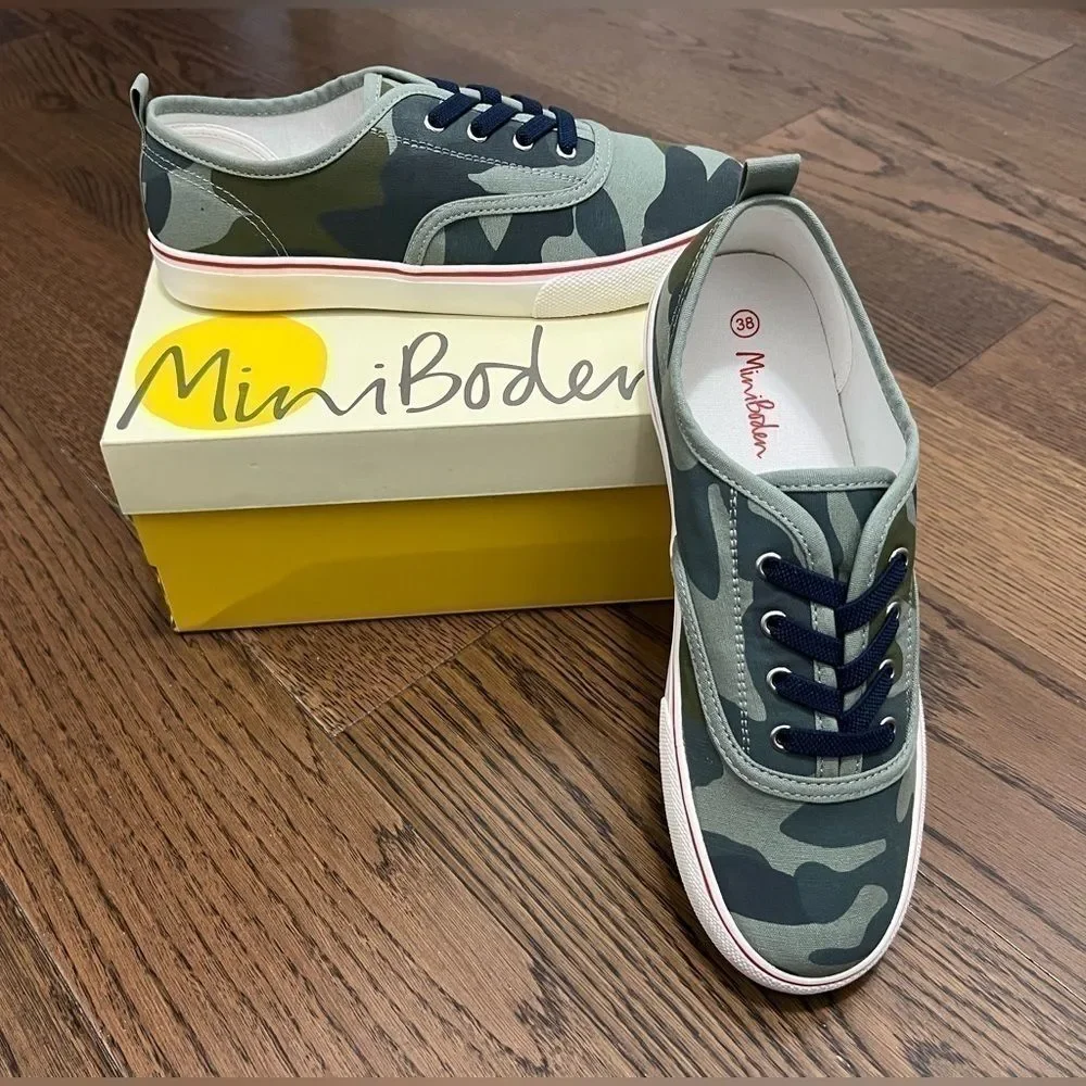 Mini Boden Printed Low Top Sneakers (Size 38)